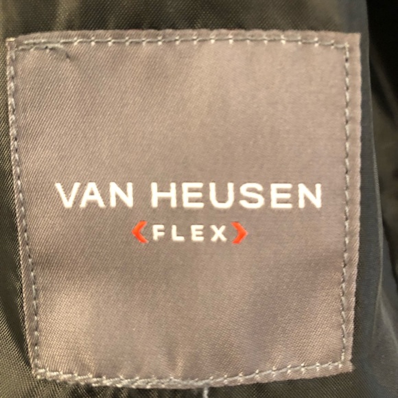 Boy’s Formal Black Blazer. Lined, Two Button, Fitted, Van Heusen Flex. - Picture 2 of 5